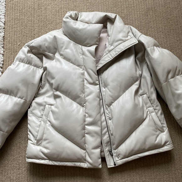 Wilfred The Cloud Puff, Matte Pearl, vegan leather, L - Picture 3 of 13